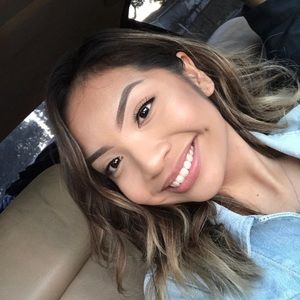 Meet your Posher, Desiree